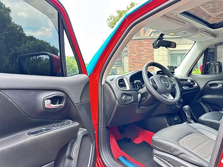 Jeep Renegade 2019 2019款 220T 自动领先版