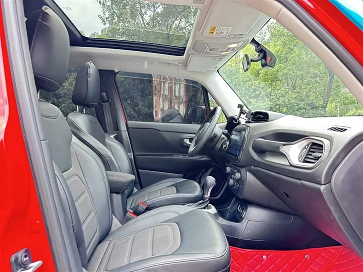 Jeep Renegade 2019 2019款 220T 自动领先版