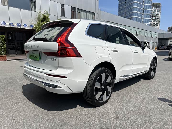Volvo XC60 Hybrid 2025 2025款 插电式混动 长续航四驱智雅豪华版