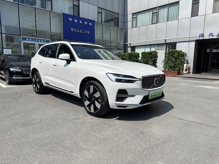 Volvo XC60 Hybrid 2025 2025款 插电式混动 长续航四驱智雅豪华版