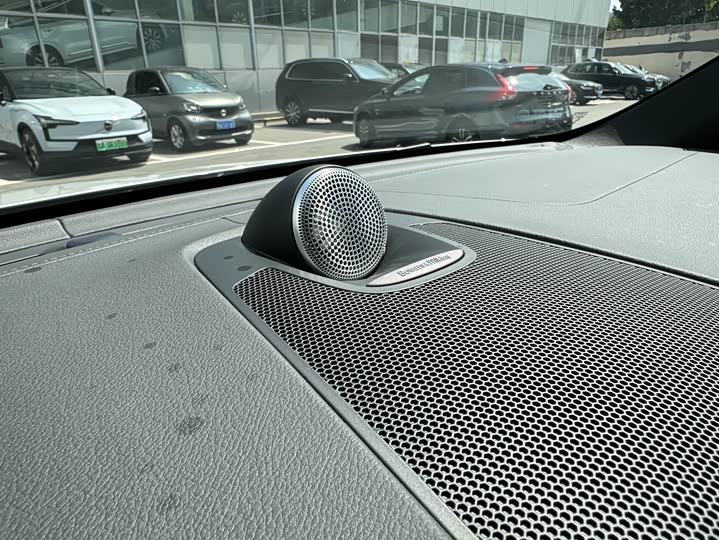 Volvo XC60 Hybrid 2025 2025款 插电式混动 长续航四驱智雅豪华版