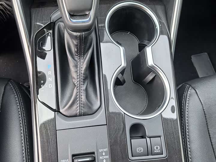 Toyota Crown Kluger 2024 2024款 2.5L HEV四驱豪华版