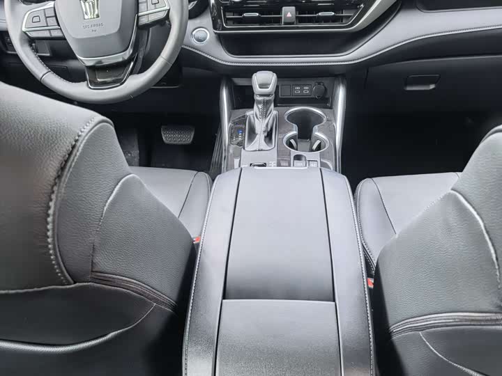 Toyota Crown Kluger 2024 2024款 2.5L HEV四驱豪华版