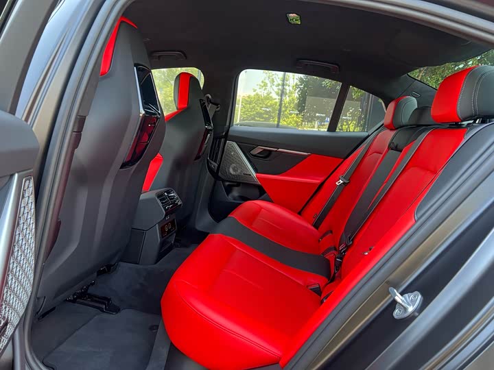 BMW M5 Hybrid 2025 2025款 M5