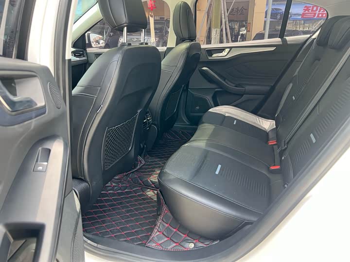 Ford Focus Active 2021 2021款 EcoBoost 180 自动劲潮型