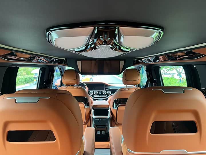 Mercedes-Benz Vito 2024 2024款 2.0T 商务版 7座