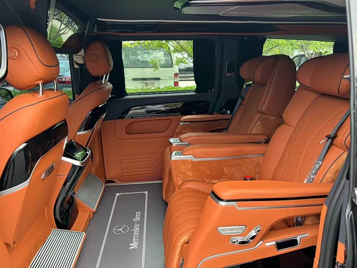 Mercedes-Benz Vito 2024 2024款 2.0T 商务版 7座