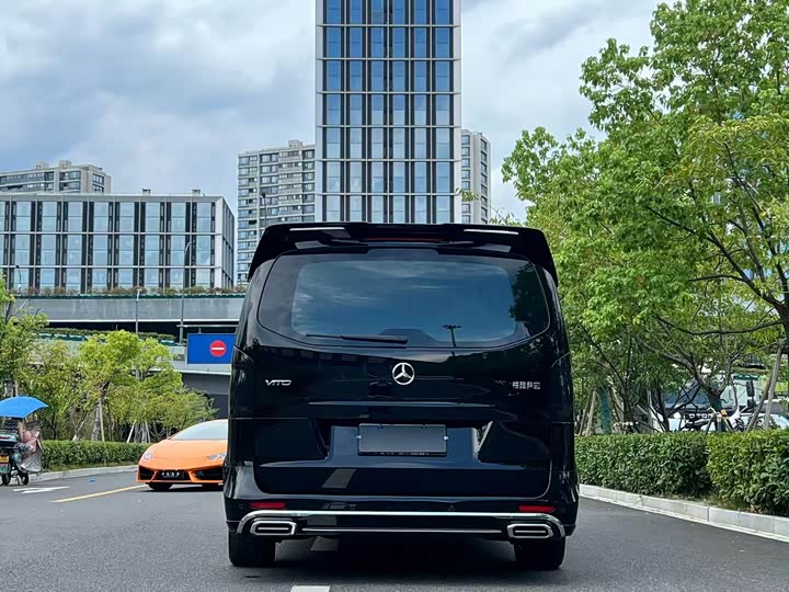 Mercedes-Benz Vito 2024 2024款 2.0T 商务版 7座