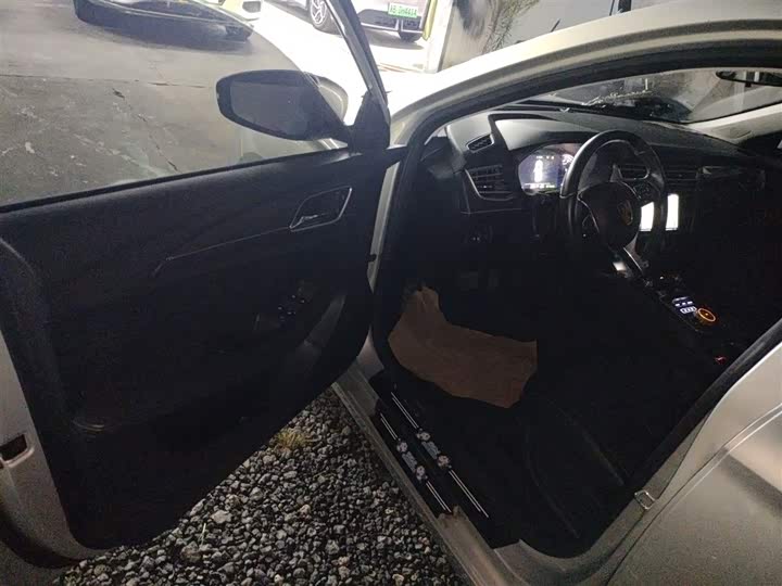 Roewe Ei5 2018 2018款 互联网旗舰版