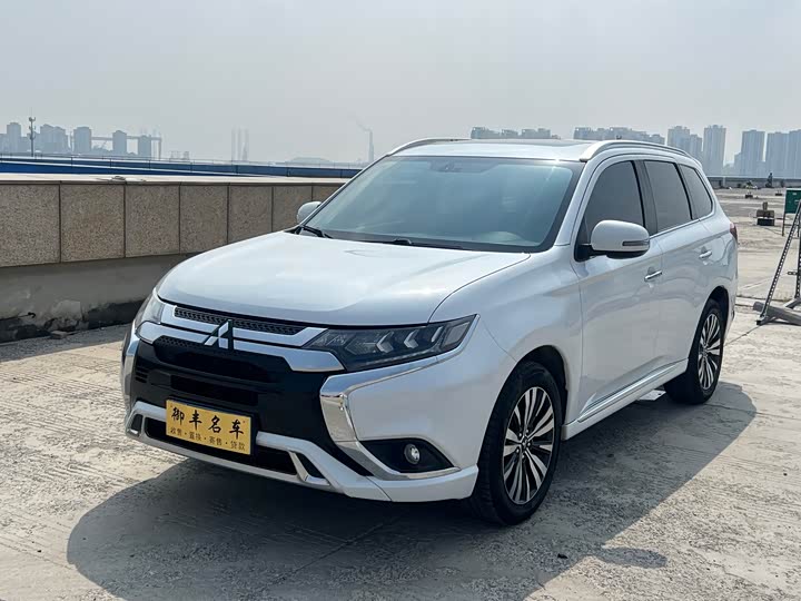 Mitsubishi Outlander 2021 2021款 2.4L 四驱致享版 5座