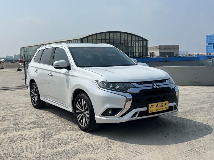 Mitsubishi Outlander 2021 2021款 2.4L 四驱致享版 5座