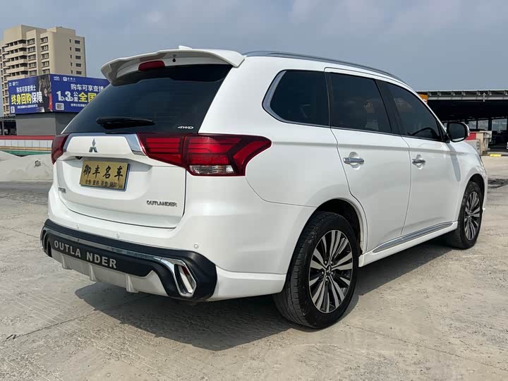 Mitsubishi Outlander 2021 2021款 2.4L 四驱致享版 5座