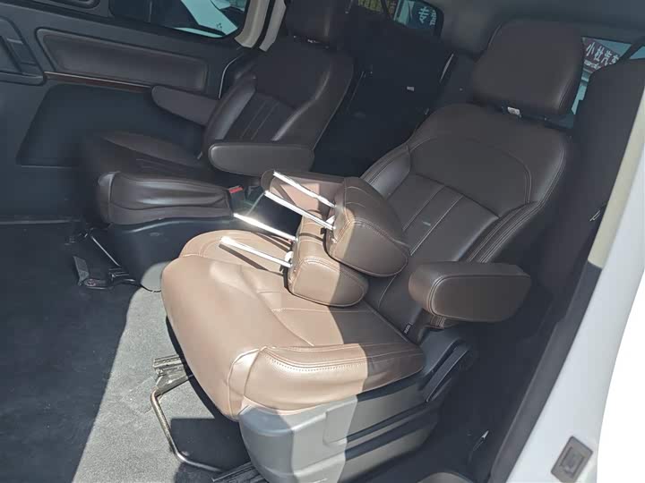 Dongfeng Forthing Lingzhi Plus 2021 2021款 2.0L 手动豪华型 7座