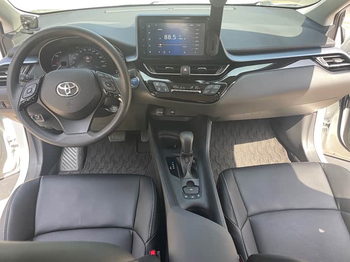 Toyota Izoa 2021 2021款 双擎 2.0L 奕享版