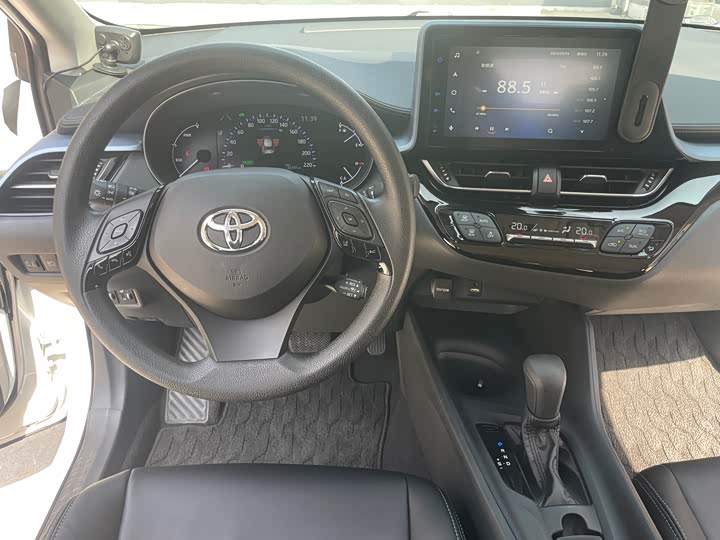 Toyota Izoa 2021 2021款 双擎 2.0L 奕享版