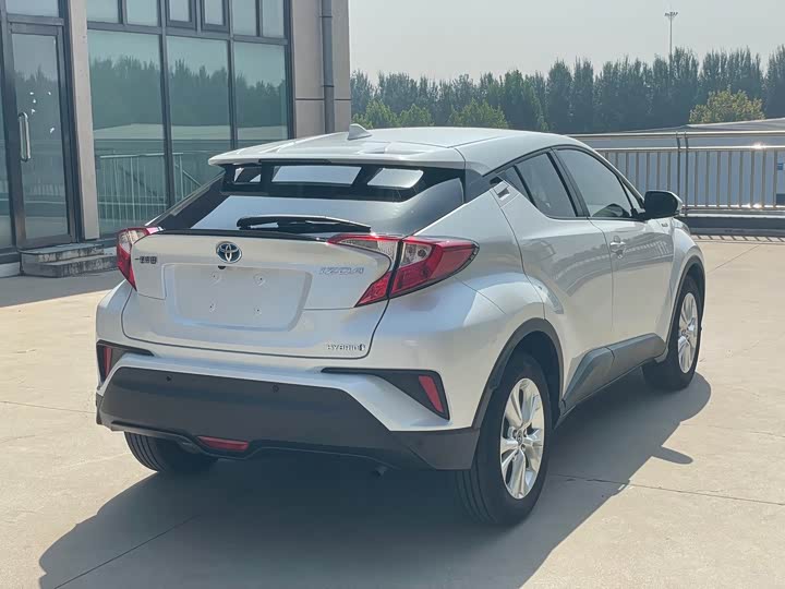 Toyota Izoa 2021 2021款 双擎 2.0L 奕享版