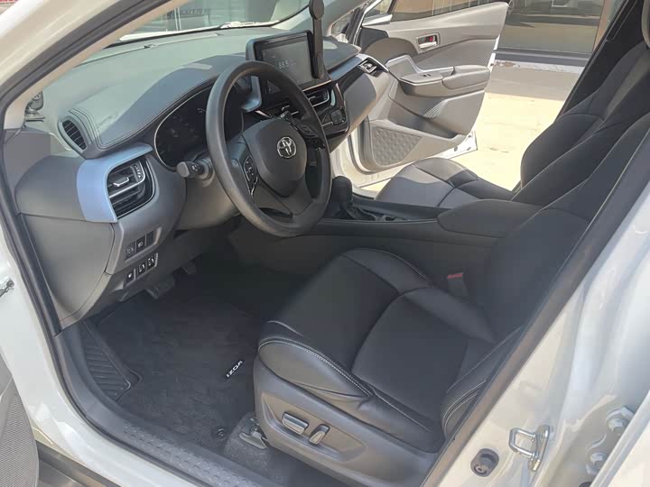 Toyota Izoa 2021 2021款 双擎 2.0L 奕享版