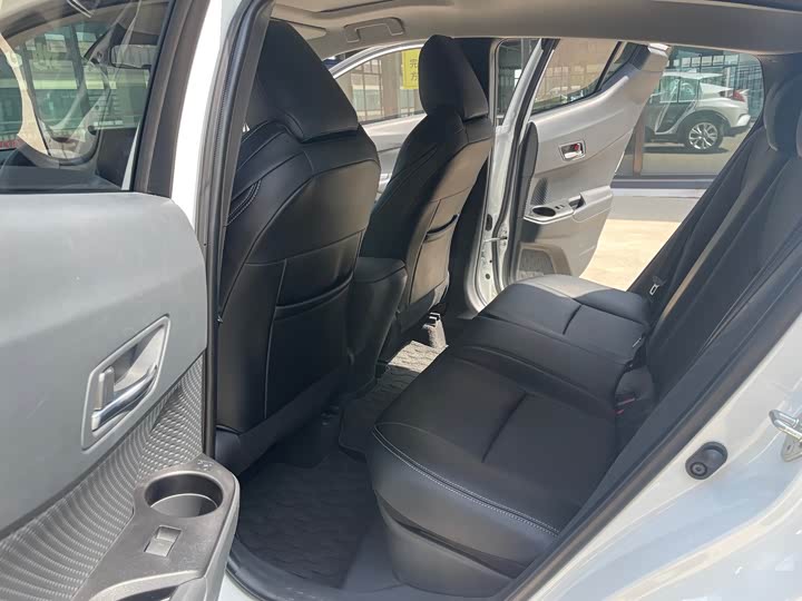 Toyota Izoa 2021 2021款 双擎 2.0L 奕享版