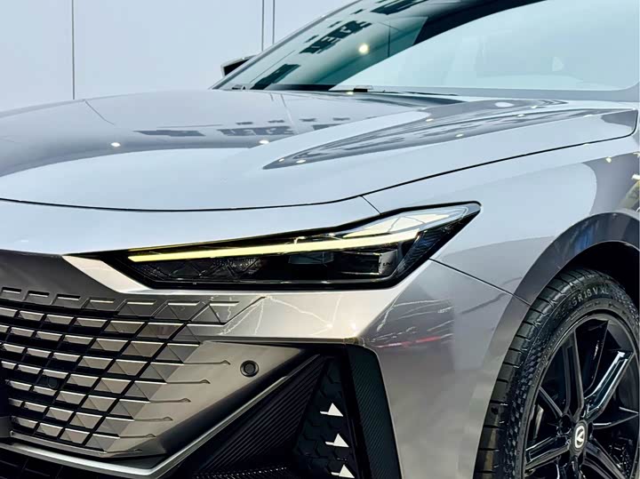 Changan UNI-V Hybrid 2023 2023款 智电iDD 1.5T 113km智酷型