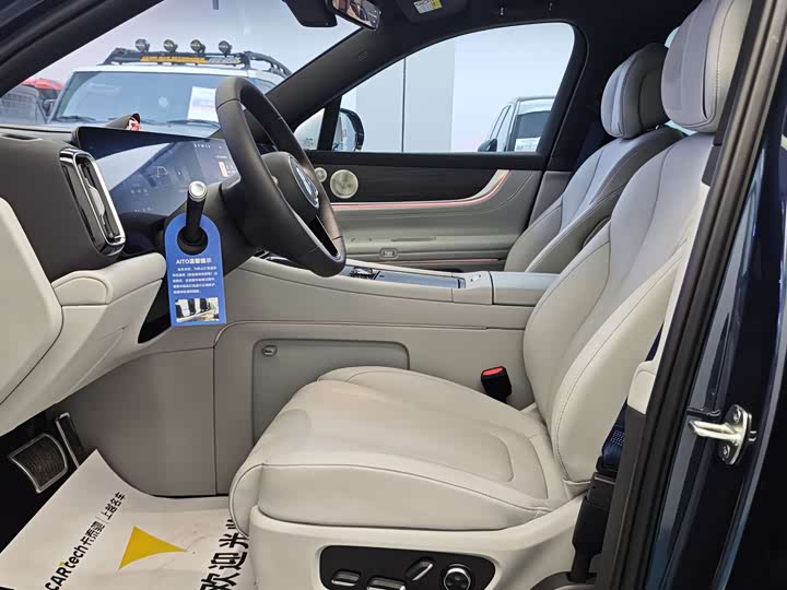 Aito M9 2025 2025款 纯电 Ultra版 100kWh 5座版