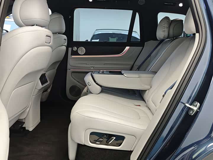 Aito M9 2025 2025款 纯电 Ultra版 100kWh 5座版