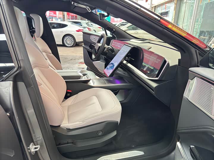 HiPhi Y 2023 2023款 560km 先锋版