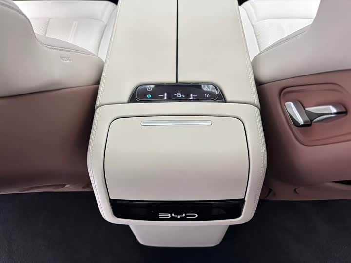 BYD Xia 2025 2025款 DM-i 1.5T 180km 超越型