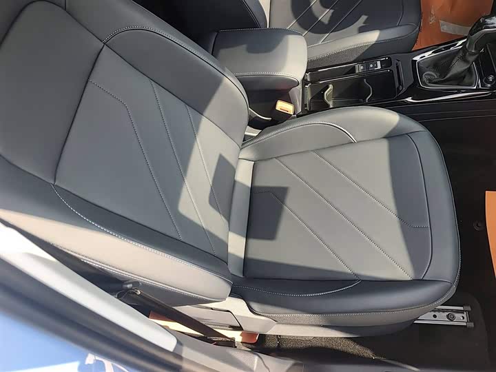 Volkswagen Tharu 2025 2025款 新锐 300TSI 锐享版