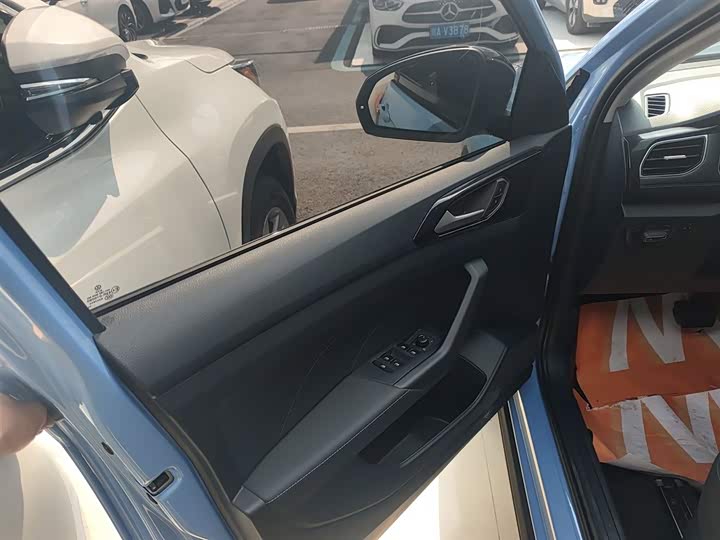 Volkswagen Tharu 2025 2025款 新锐 300TSI 锐享版