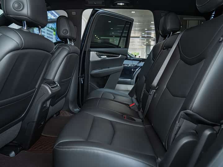 Cadillac XT6 2022 2022款 2.0T 七座四驱豪华型