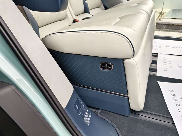 Zeekr Mix 2025 2025款 长续航智驾版