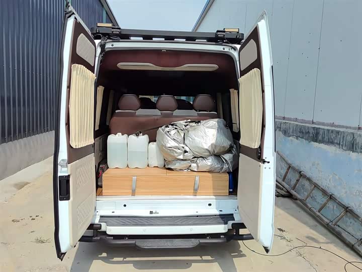 Ford Transit New 2021 2021款 2.2T手动普通型客车Pro长轴带机械踏板9座中顶国VI