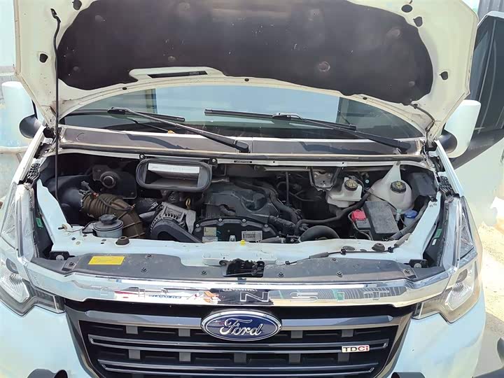 Ford Transit New 2021 2021款 2.2T手动普通型客车Pro长轴带机械踏板9座中顶国VI