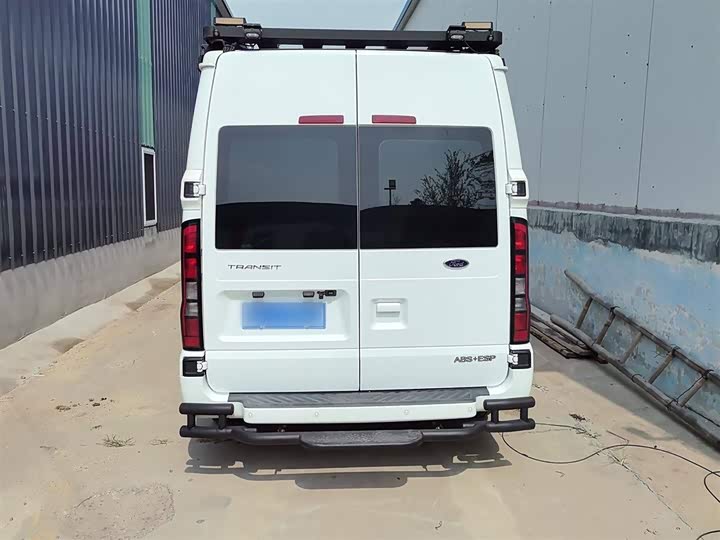 Ford Transit New 2021 2021款 2.2T手动普通型客车Pro长轴带机械踏板9座中顶国VI