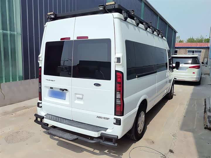 Ford Transit New 2021 2021款 2.2T手动普通型客车Pro长轴带机械踏板9座中顶国VI