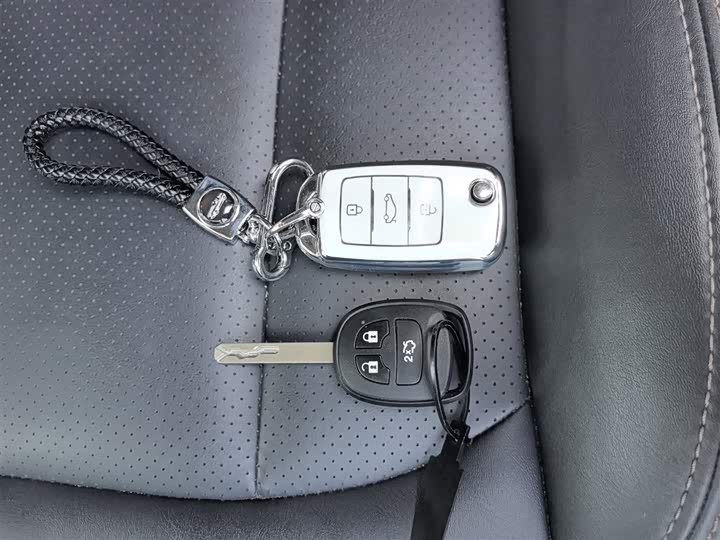 Changan CS15 2021 2021款 1.5L 自动进取型