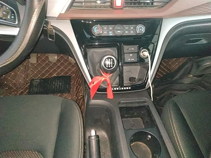 JAC Refine M3 2023 2023款 PLUS 1.8L 7/8座智联版