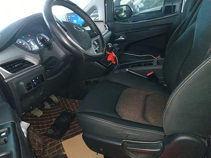 JAC Refine M3 2023 2023款 PLUS 1.8L 7/8座智联版