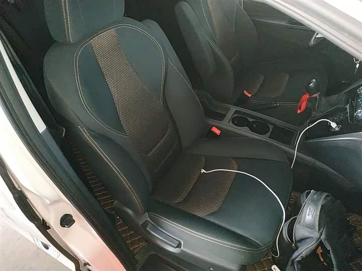 JAC Refine M3 2023 2023款 PLUS 1.8L 7/8座智联版