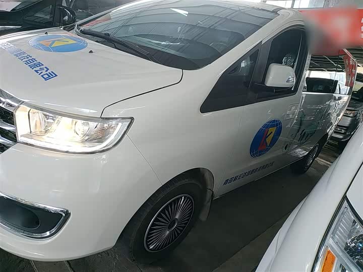 JAC Refine M3 2023 2023款 PLUS 1.8L 7/8座智联版