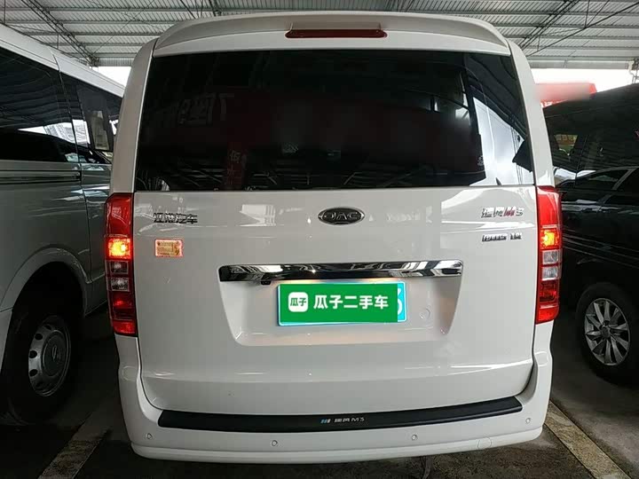 JAC Refine M3 2023 2023款 PLUS 1.8L 7/8座智联版