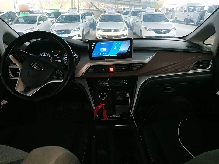 JAC Refine M3 2023 2023款 PLUS 1.8L 7/8座智联版