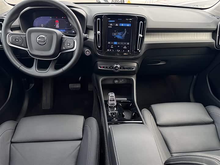 Volvo XC40 2025 2025款 B4 四驱智远豪华版