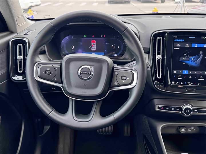 Volvo XC40 2025 2025款 B4 四驱智远豪华版