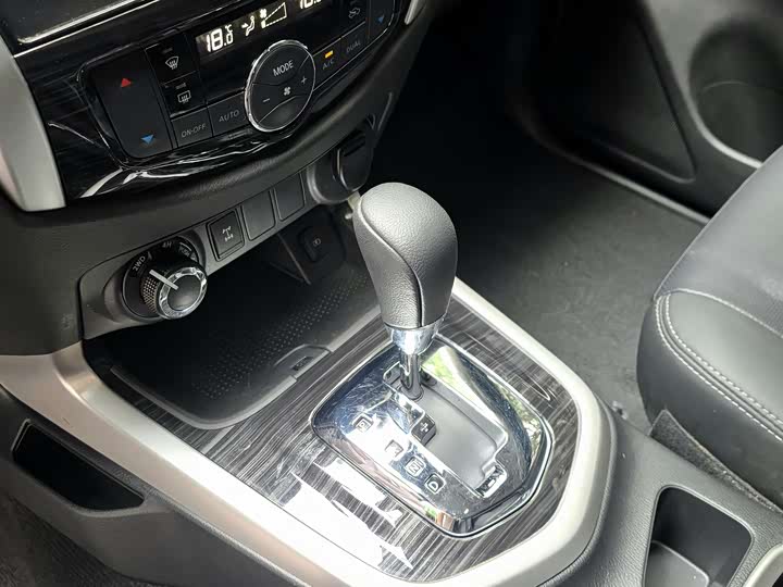 Nissan Terra 2020 2020款 2.5L XL Upper 4WD 自动四驱豪华版