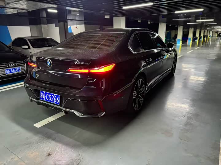BMW 7 Series 2023 2023款 改款 740Li 尊享型 M运动套装