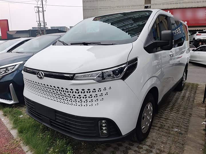 Maxus V70 2023 2023款 2.0T 精英版 自动短轴低顶 5/6座