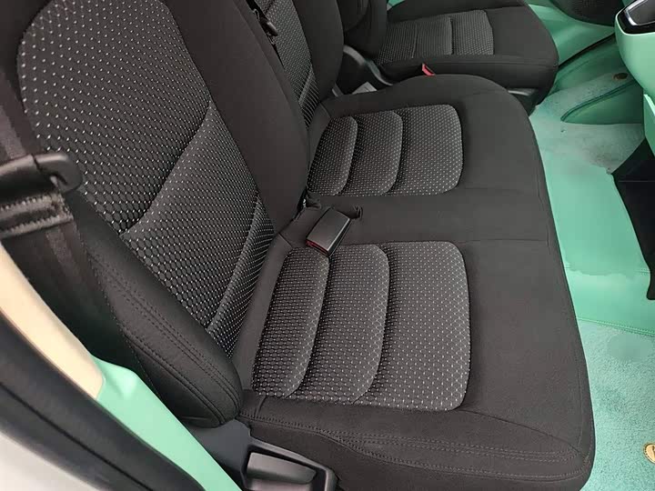 Maxus V70 2023 2023款 2.0T 精英版 自动短轴低顶 5/6座