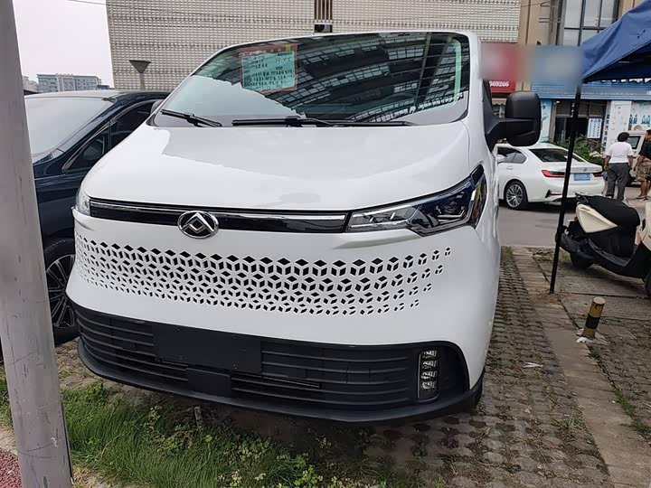 Maxus V70 2023 2023款 2.0T 精英版 自动短轴低顶 5/6座