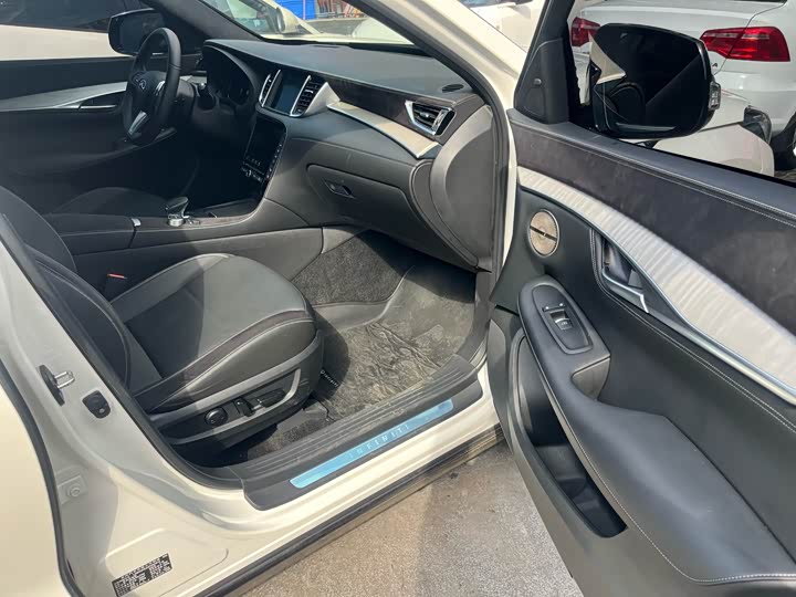 Infiniti QX50 2022 2022款 2.0T 四驱旗舰版